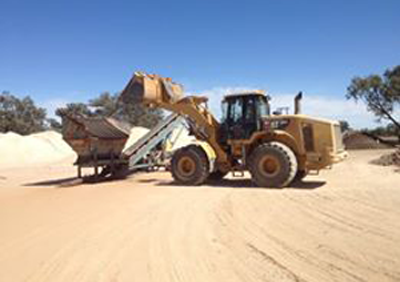 L Bulmer & Co Pty Ltd | Excavating & Earth Moving Services in Goondiwindi | PBezy Pocket Books local directories - image l-bulmer-and-co-pty-ltd-wheel-loader.png